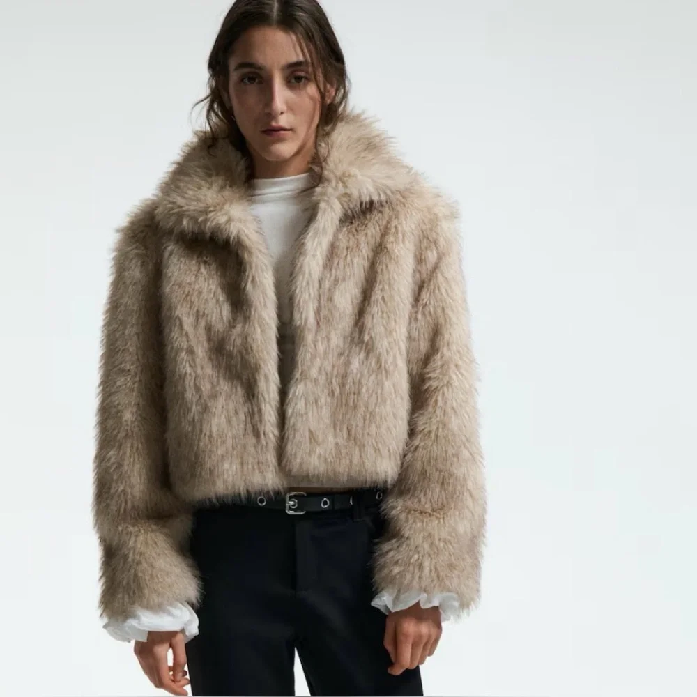 H&M Women’s Faux Fur Coat - Picture 1 of 3